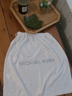 Michael Kors 22x22 Dust Bag
